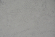 ความต้านทานแรงกระแทกควอตซ์สีขาวธรรมชาติ Honed เสร็จสิ้นความแข็ง 6.5 Mohz สำหรับเคาน์เตอร์