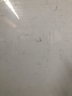 Bianco Carrara Quartz Slabs ครัวสีขาวคลาสสิกและเคาน์เตอร์ห้องน้ำ Engineered Stone