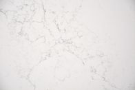การตกแต่งในร่ม Calacatta Quartz Stone Countertops 2.45g / cm3 ความหนาแน่น