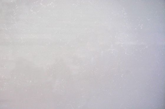 หินควอตซ์ Carrara บนเคาน์เตอร์ครัว