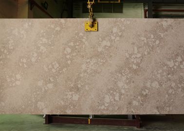 ความดื้อรั้นสูงตามธรรมชาติ Calacatta Quartz Stone Scratch Resist สำหรับแผ่นหินควอตซ์บนโต๊ะบาร์